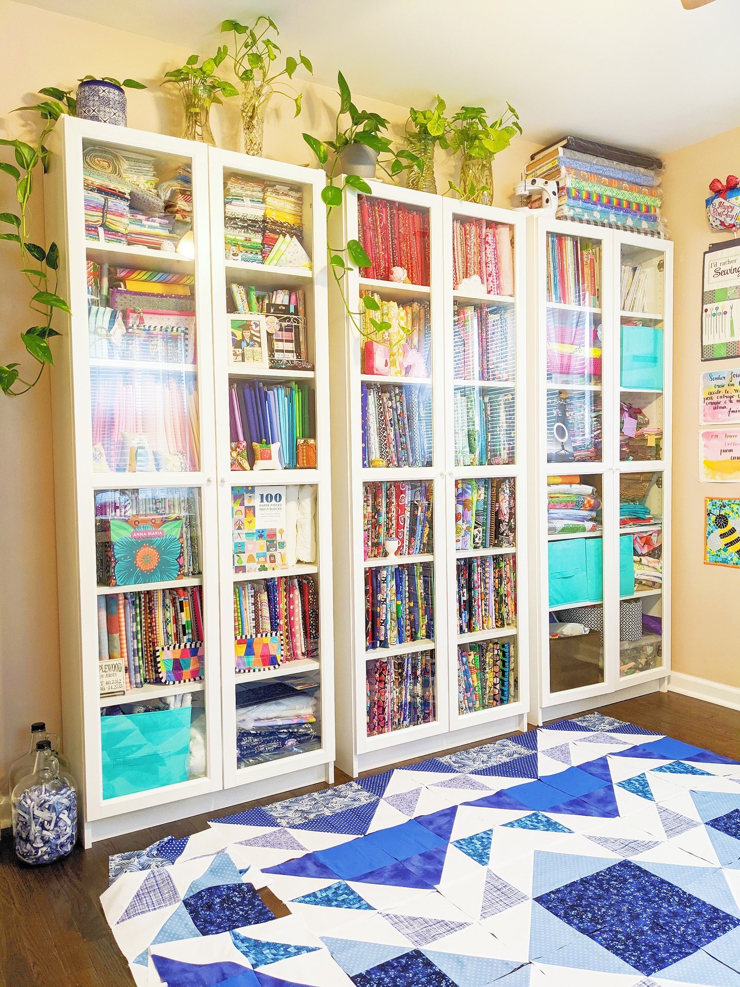 organize fabric w/comic book backing boards  Quilting room, Fabric storage,  Sewing room organization